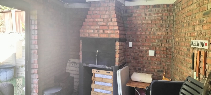 5 Bedroom Property for Sale in Waverley Free State